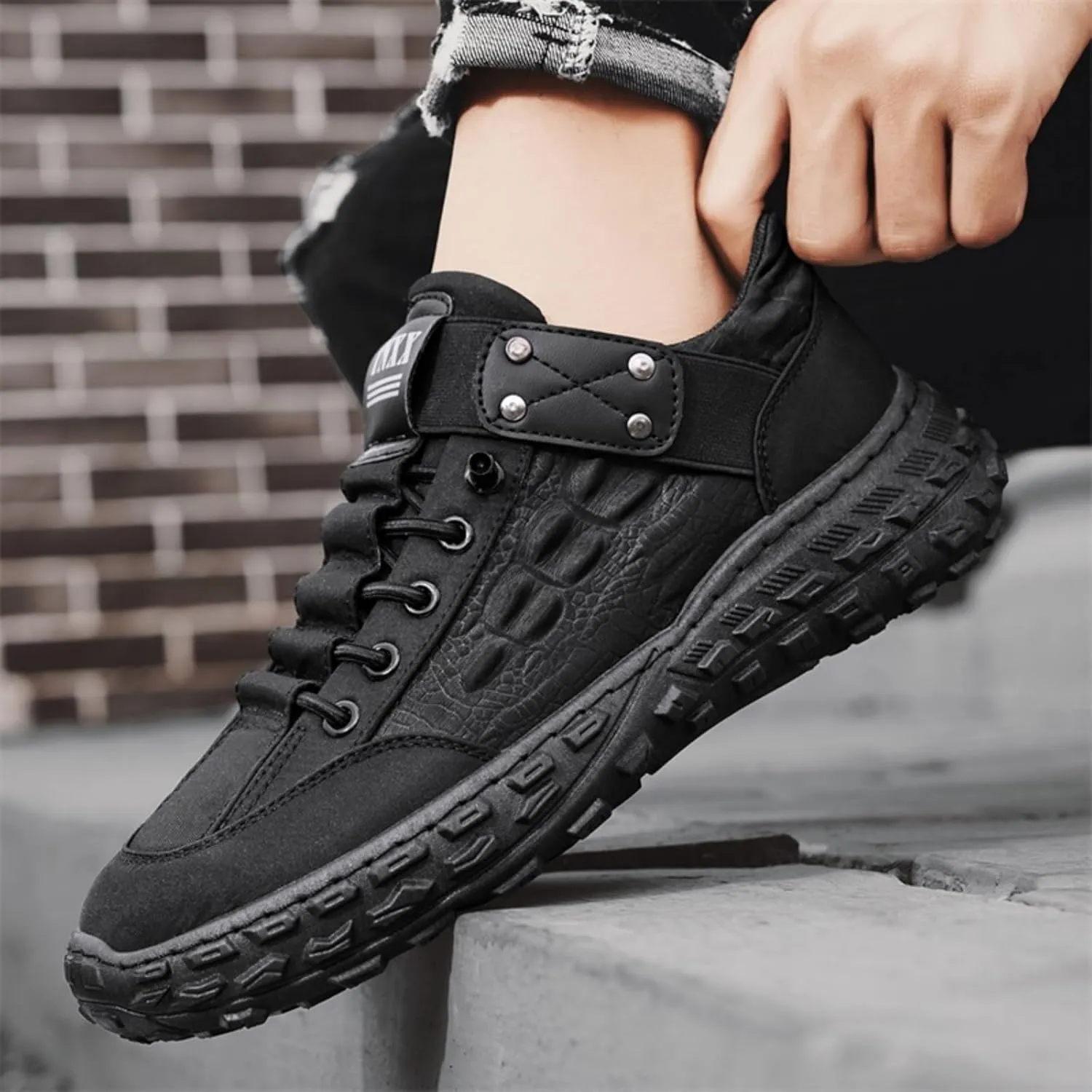 Men's Slip-On Hiking Shoes with Metal Rivet Decor Fabric and Leather Together& Anti-Slip Outsole for Mountain Trekking & Urban Trails